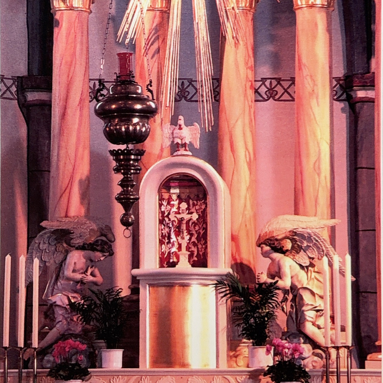 Altar in St. Cyriakus